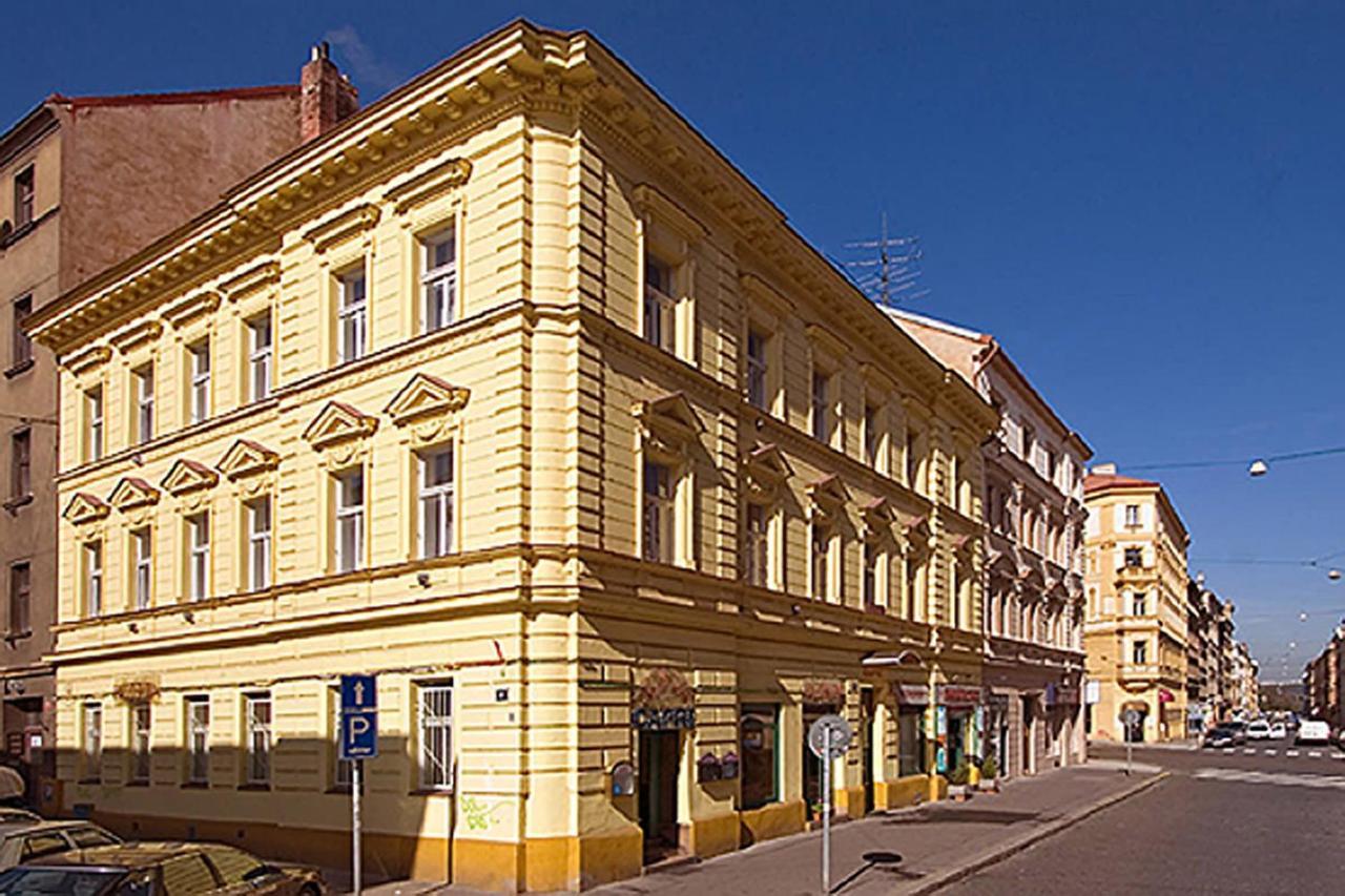 Amandment Aparthotel 3*